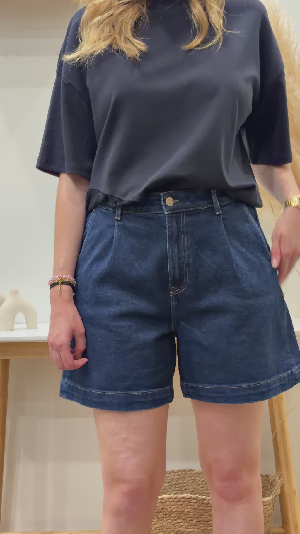 Short VALERIE